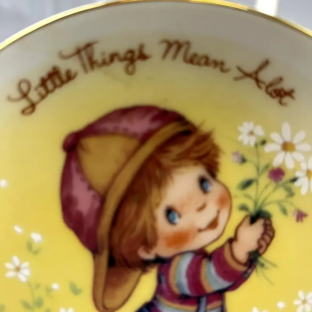 SKU 2154 Vintage 1982 Avon Mother's Day Plate 